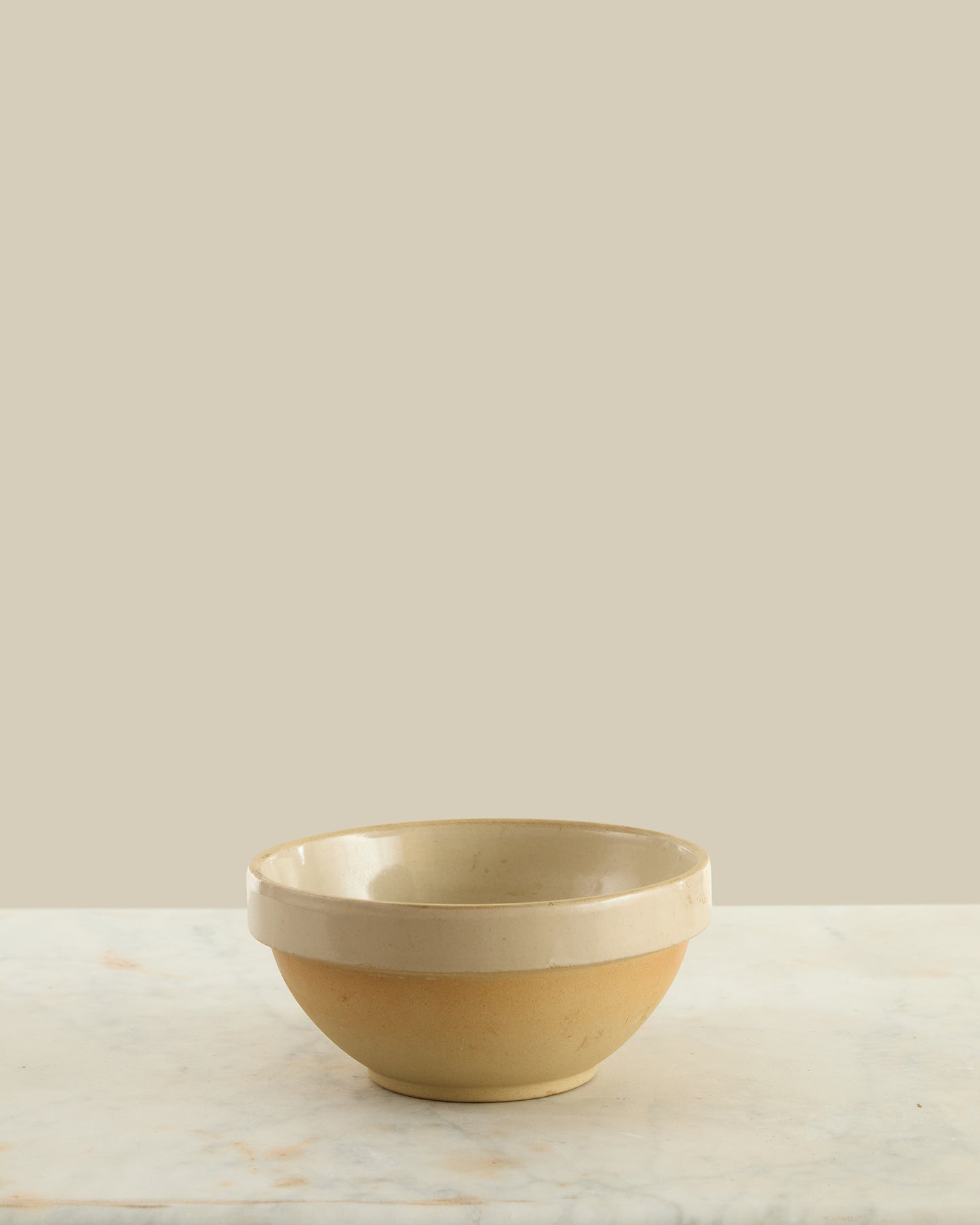 Glazed rim stoneware bowl