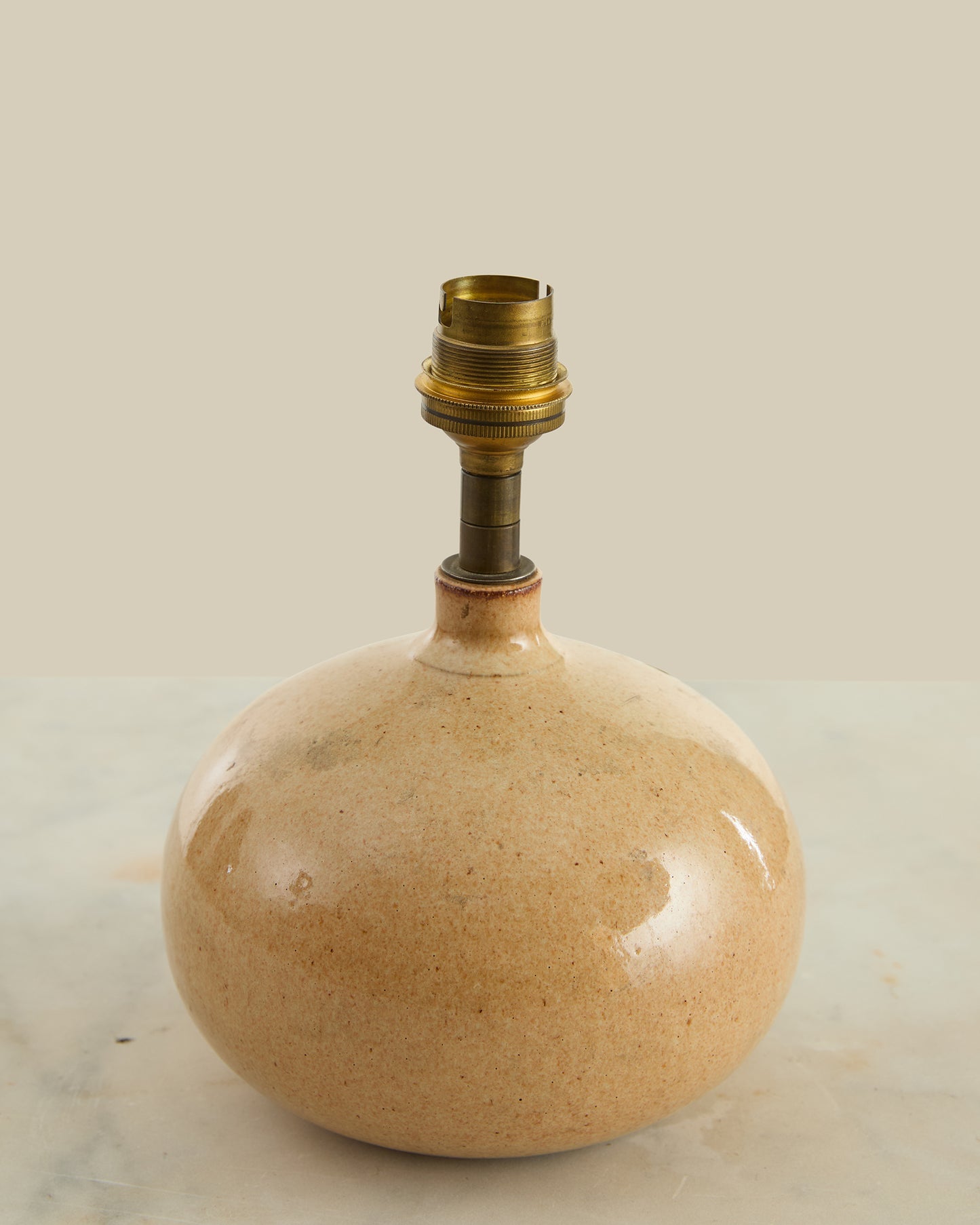 Speckled yellow lamp (no shade)