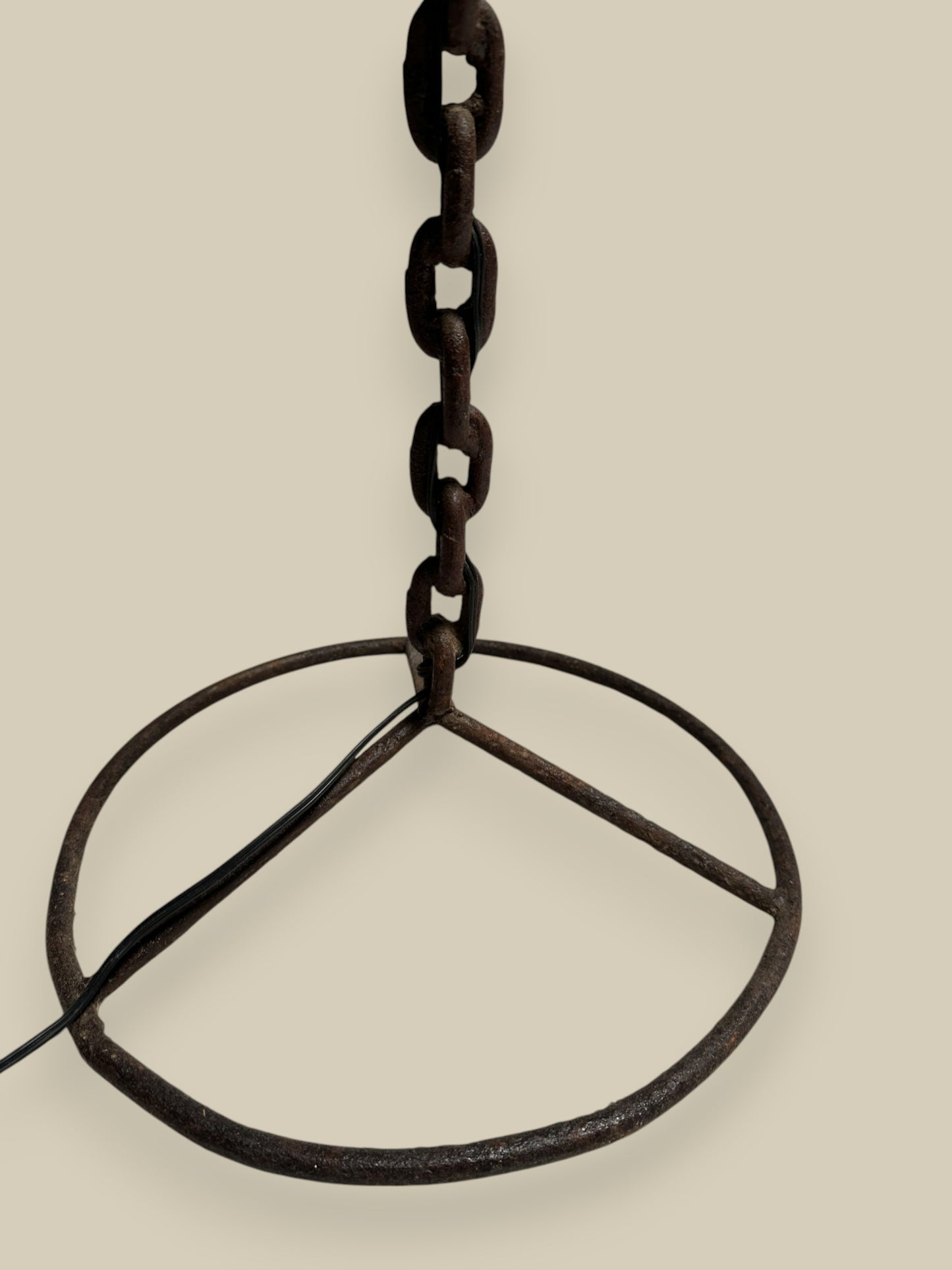 Chain floor lamp