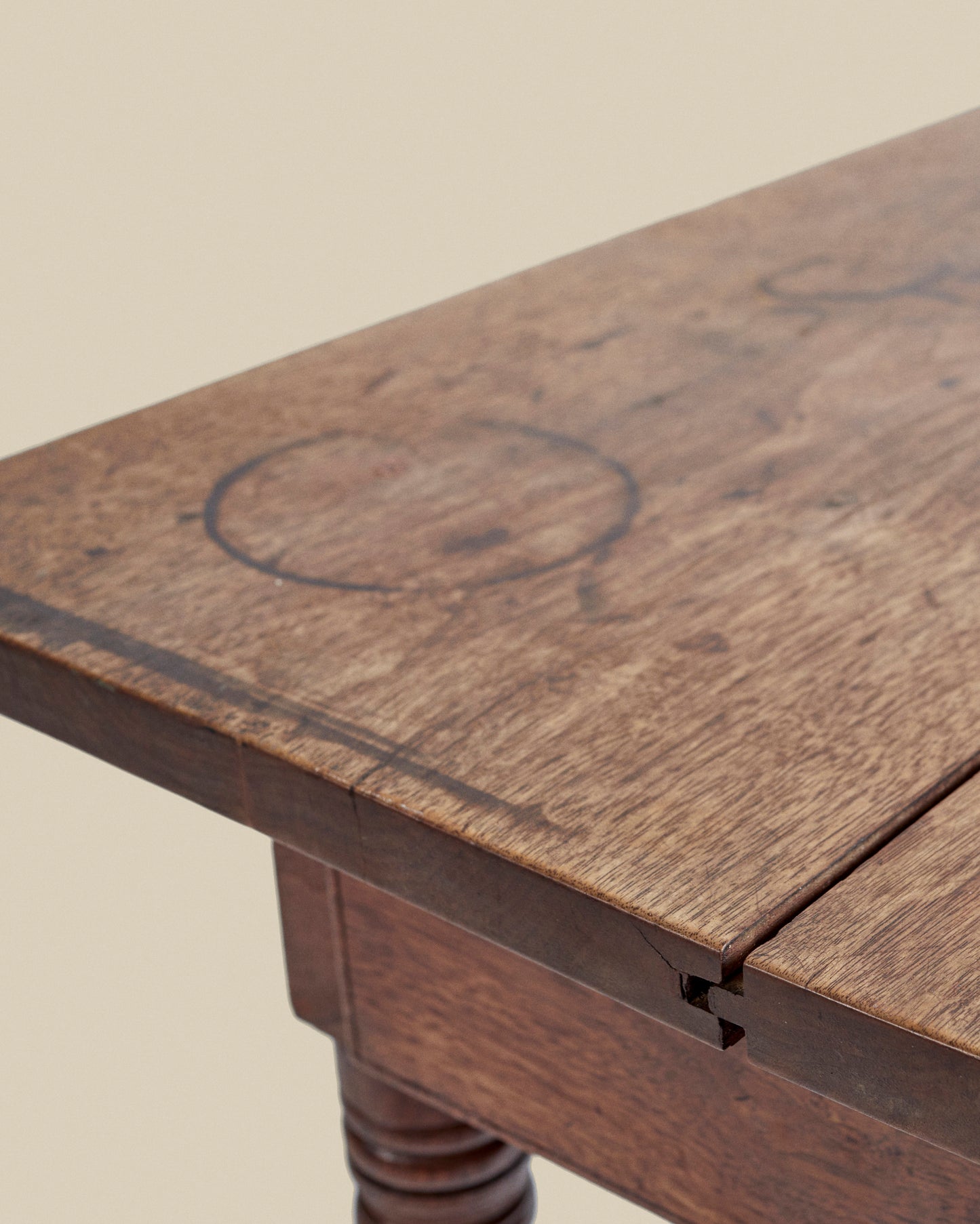 Walnut end table w/ drawer