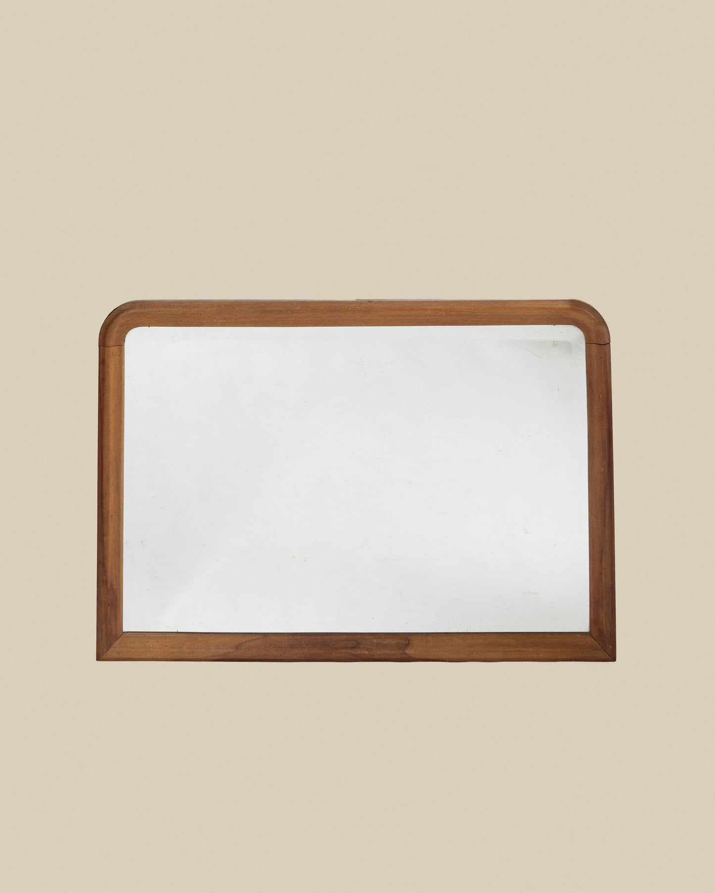 Rounded rectangle mirror