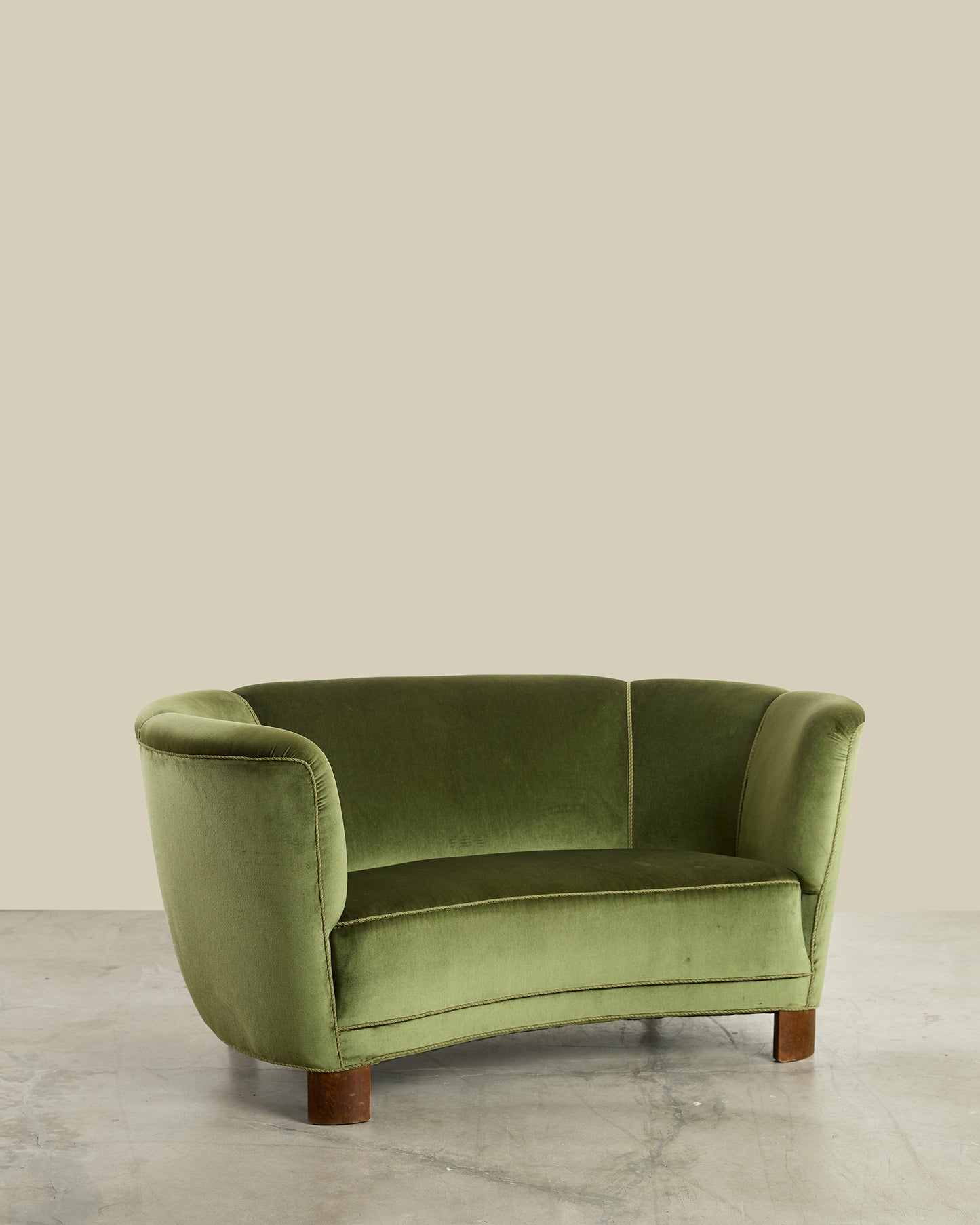 Slagelse green mohair banana sofa