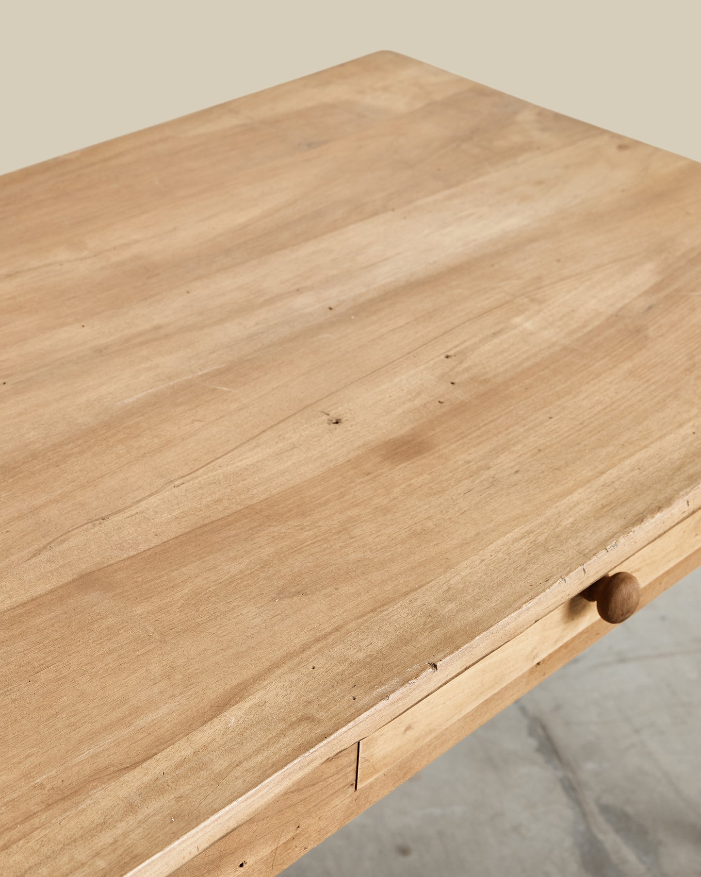 French fluted leg desk