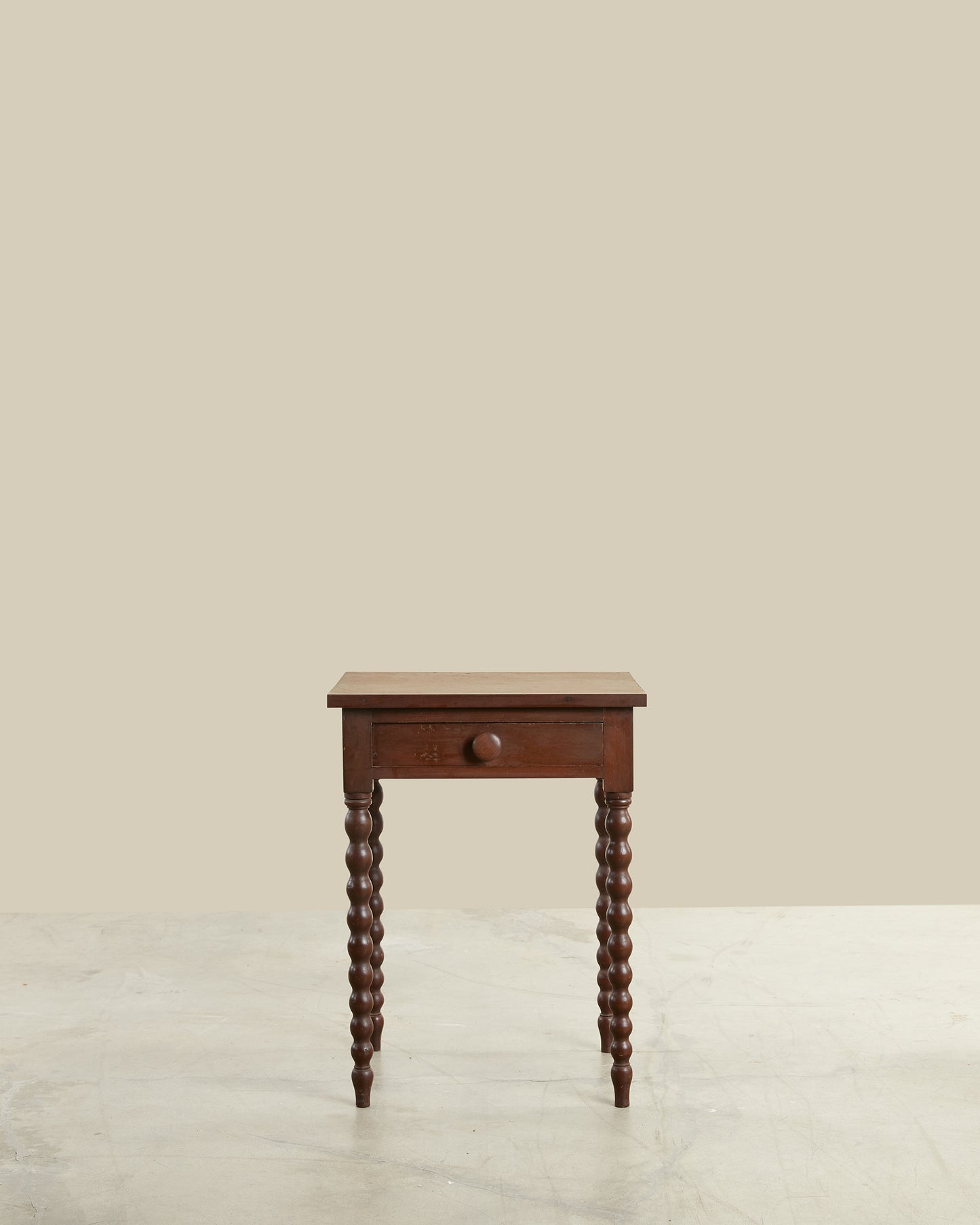 Bobbin leg end table