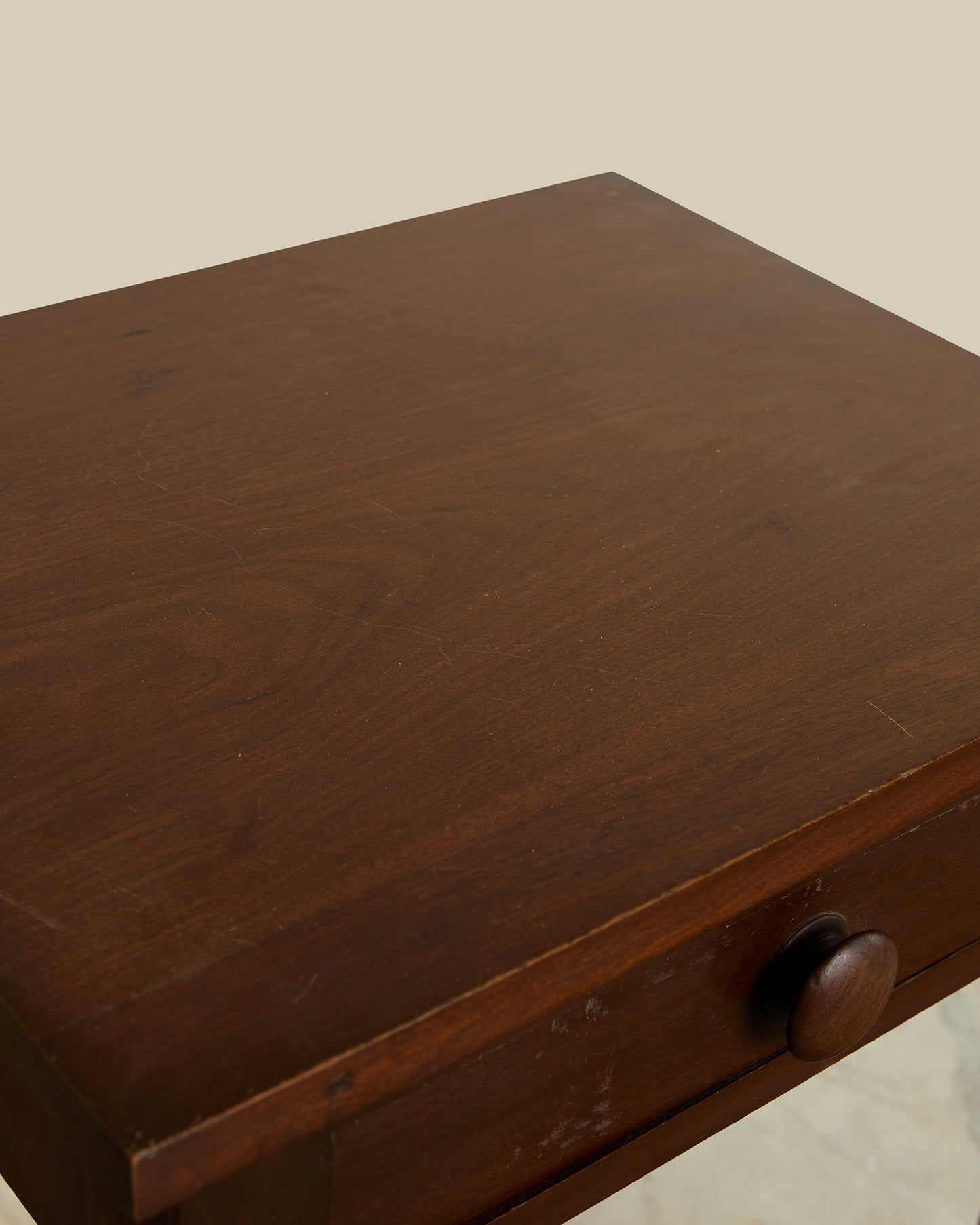 Bobbin leg end table