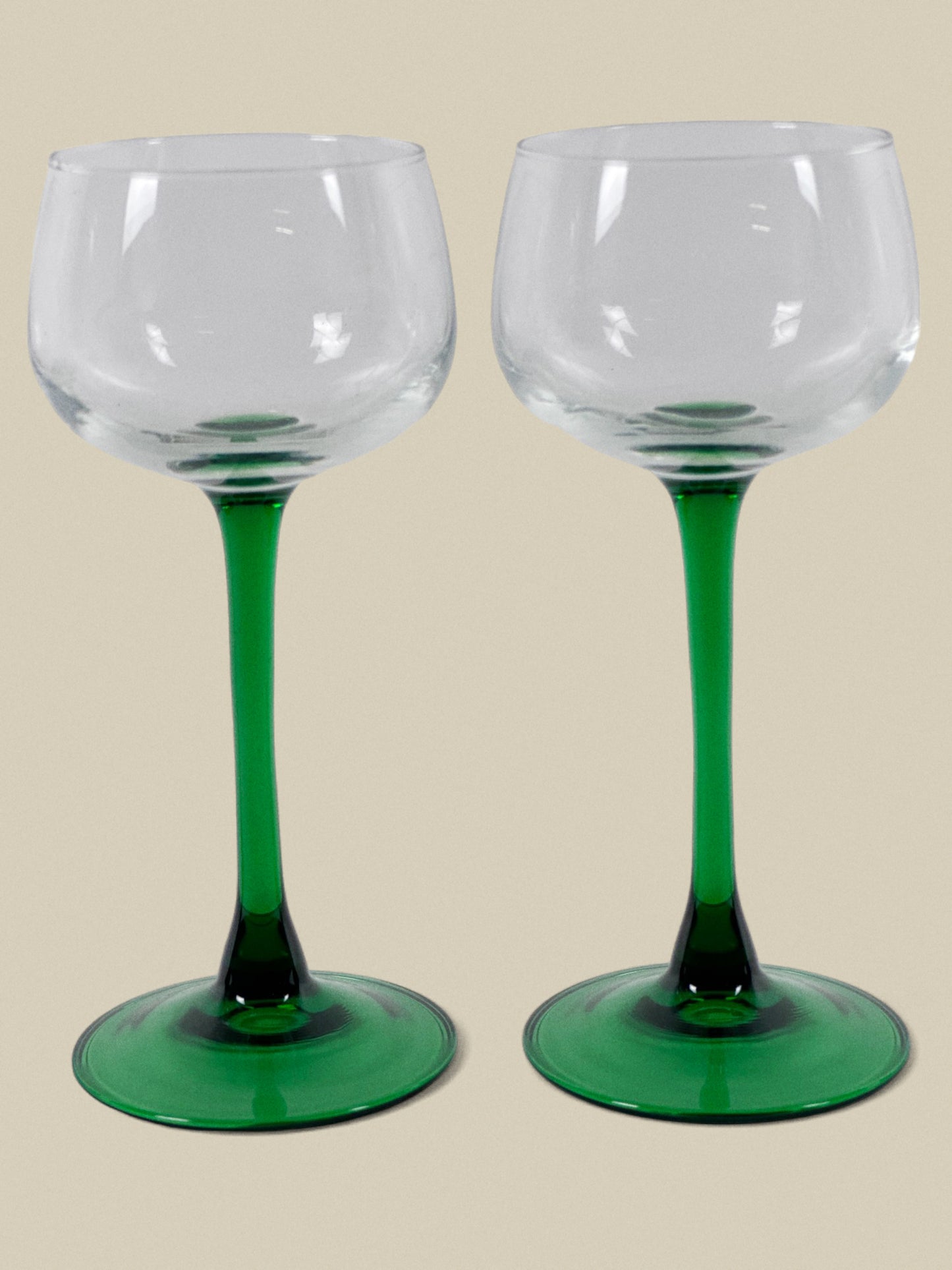 Set of 4 green stemmed glasses