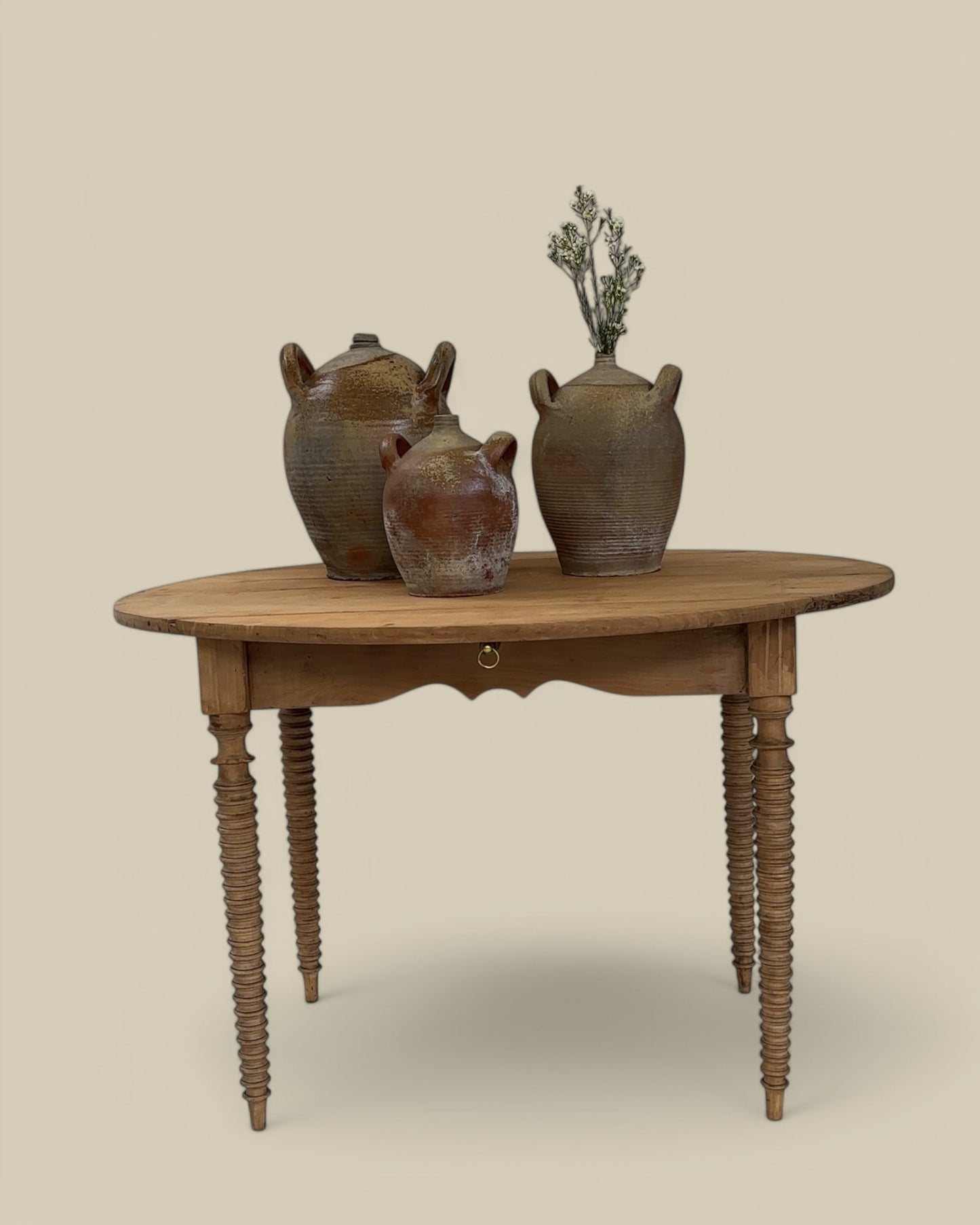 Rib legged drop leaf pine table