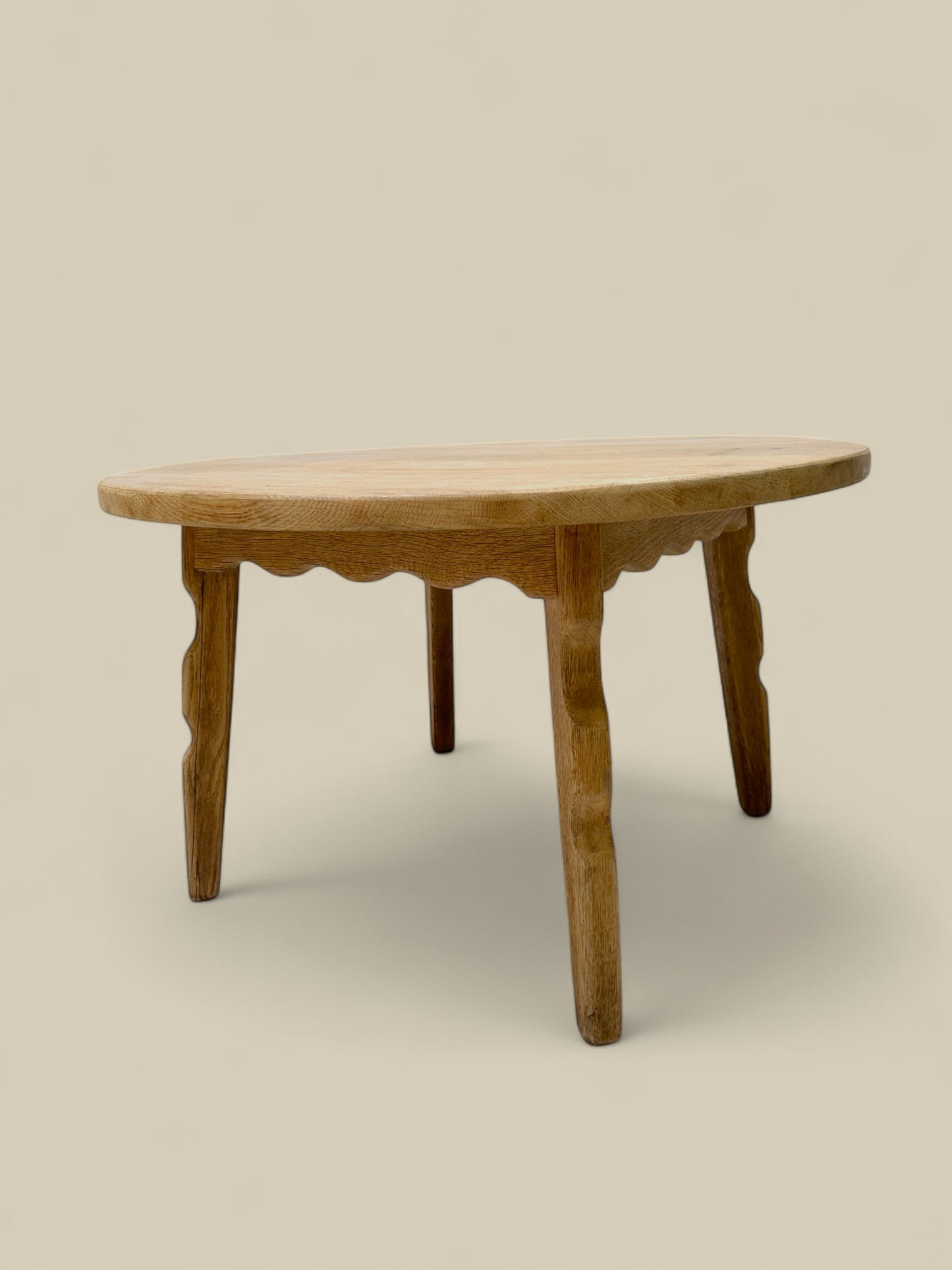 Henning Kjaernulf squiggle end table