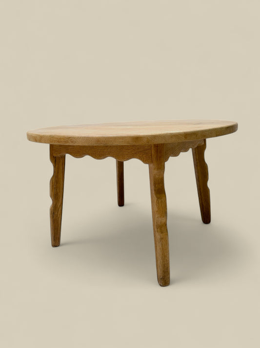 Henning Kjaernulf squiggle end table