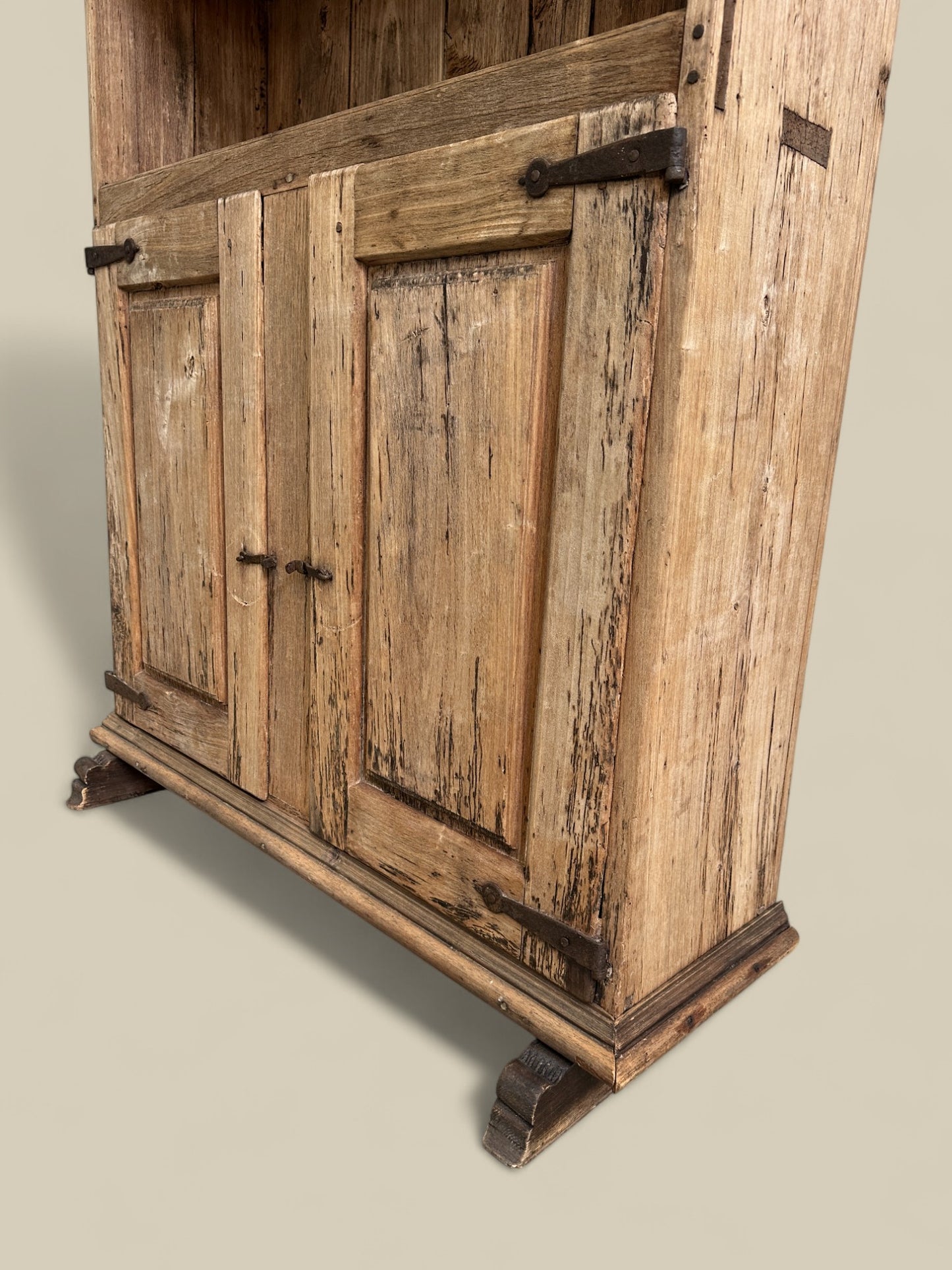 Spanish 4 door cupboard